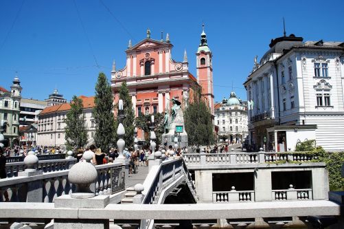 ljubljana-2687908_1920.jpg