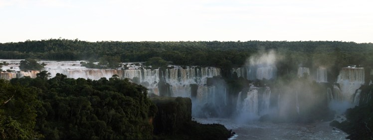 iguazu-falls-2432126_1920