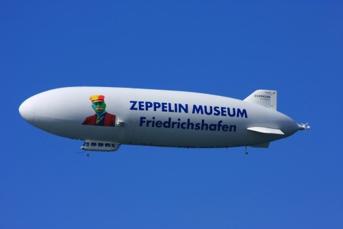 zeppelin-3455227_1920.jpg