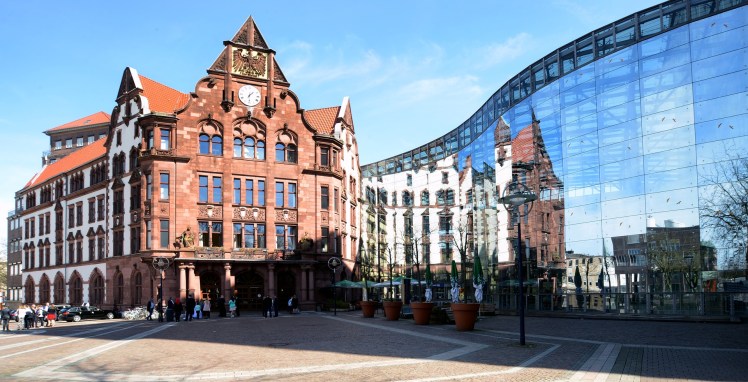 architecture-3299746_1920